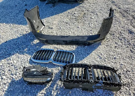 2025 BMW X7 xDrive40I z USA, uszkodzony, nr VIN 5UX23EM08S9Y94026